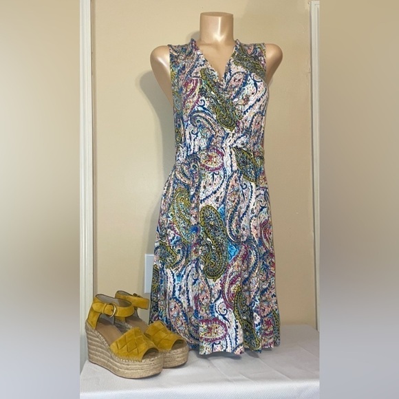 Spense Dresses & Skirts - Spense women’s dress Medium 8 10 sleeveless white paisley pattern vneck viscose